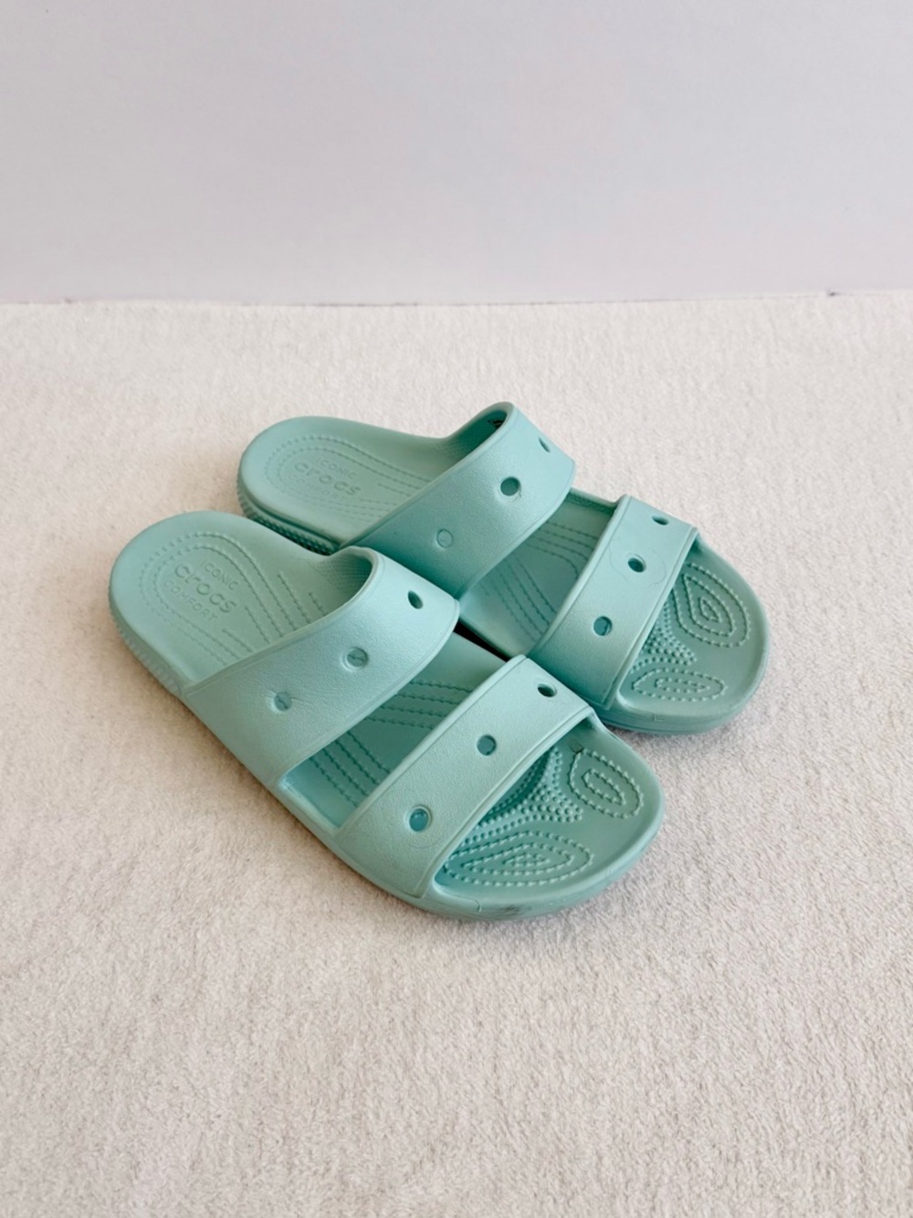 CROCS Light Blue Classic Slide Sandals M7/W9 Charms Included Separately - Picture 4 of 8